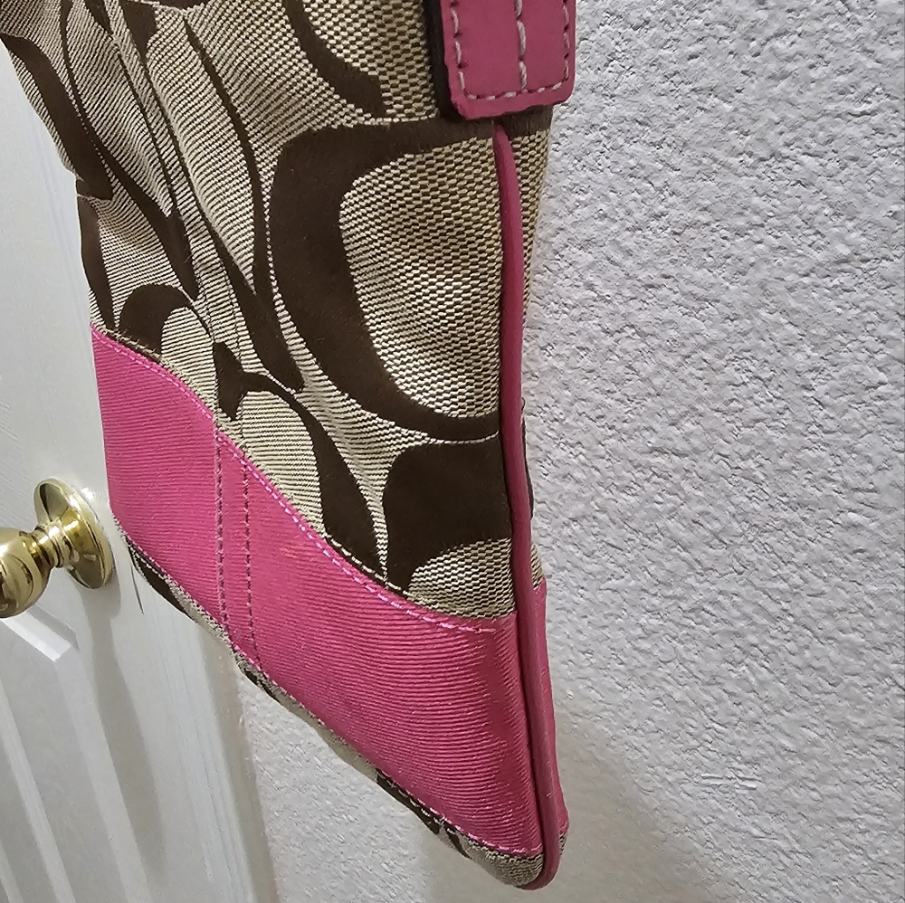 Coach Crossbody Pink and Tan Signature Jacquard monogram Adjustable strap - Picture 4 of 10